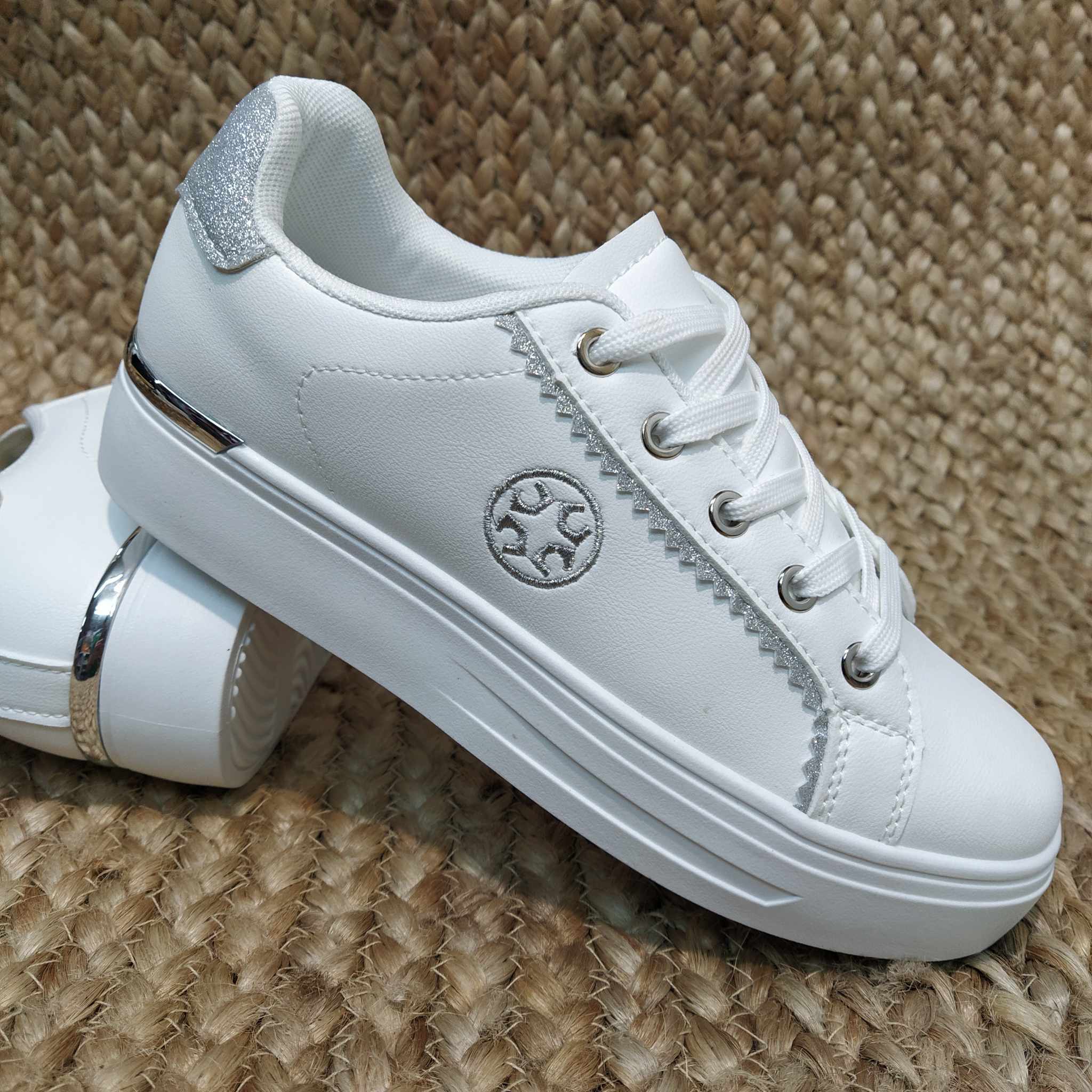 ДАМСКИ КЕЦОВЕ 