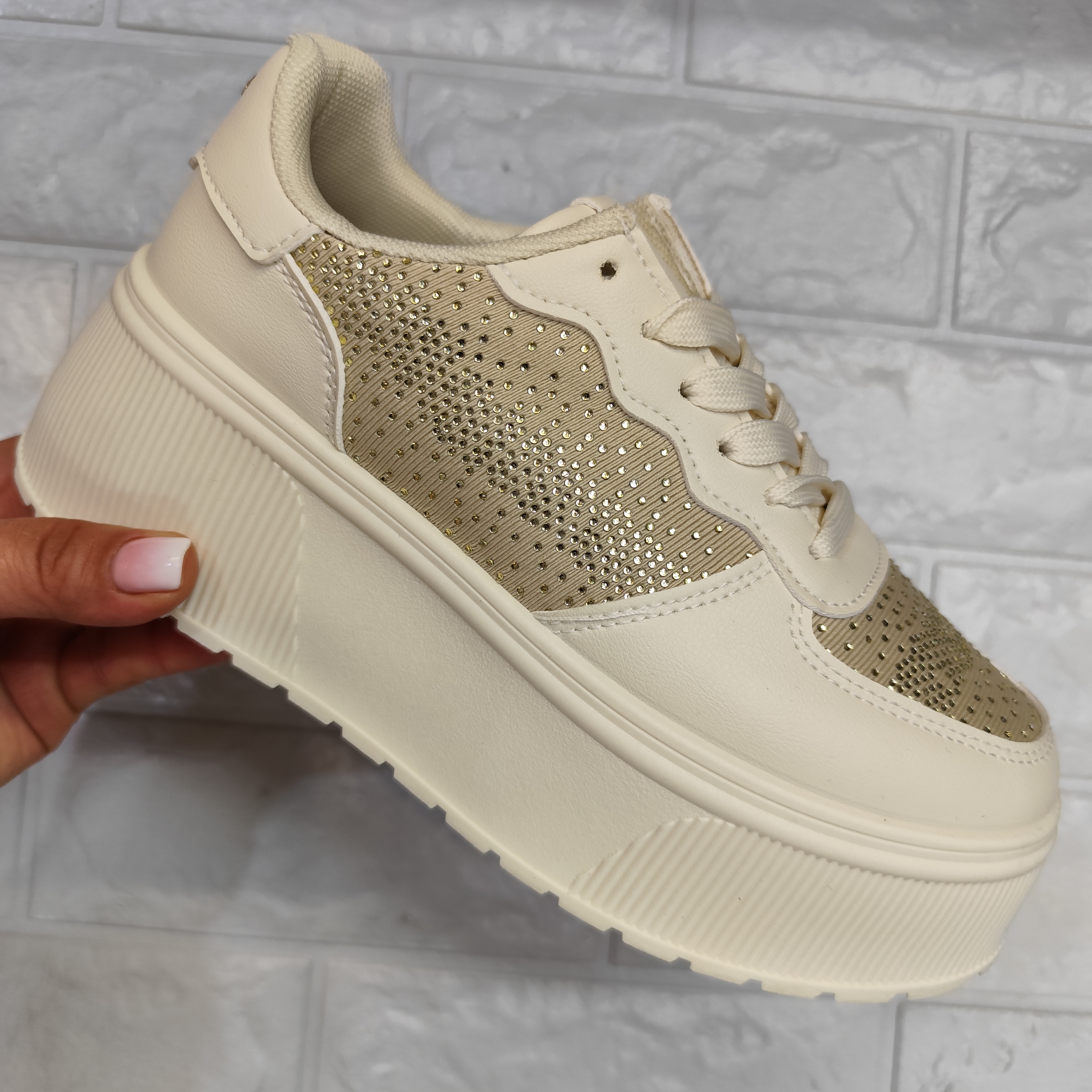 ДАМСКИ КЕЦОВЕ