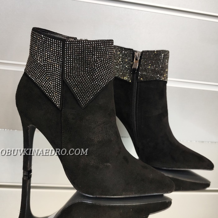 ДАМСКИ БОТИ