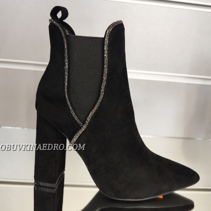 ДАМСКИ БОТИ 