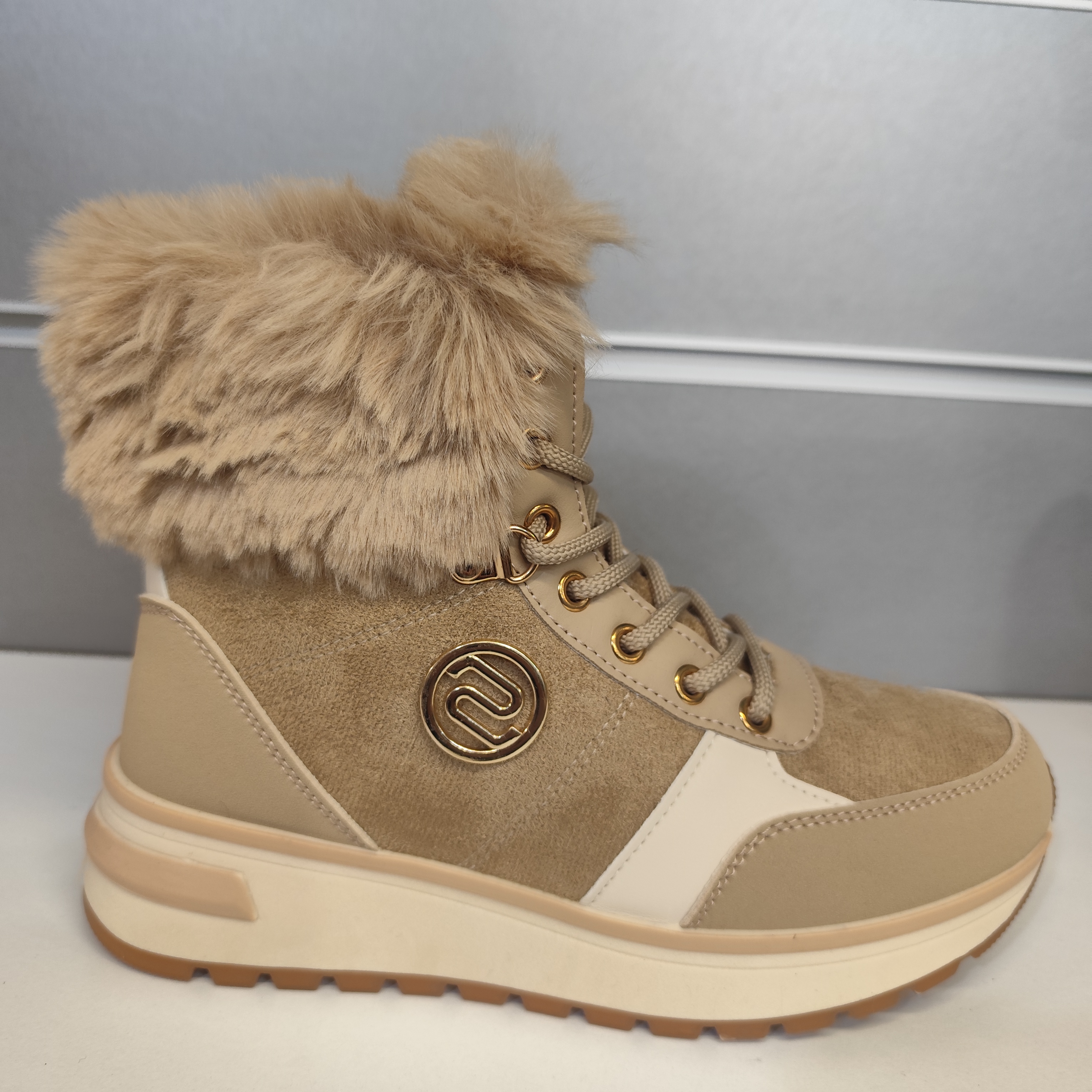 ДАМСКИ КЕЦОВЕ