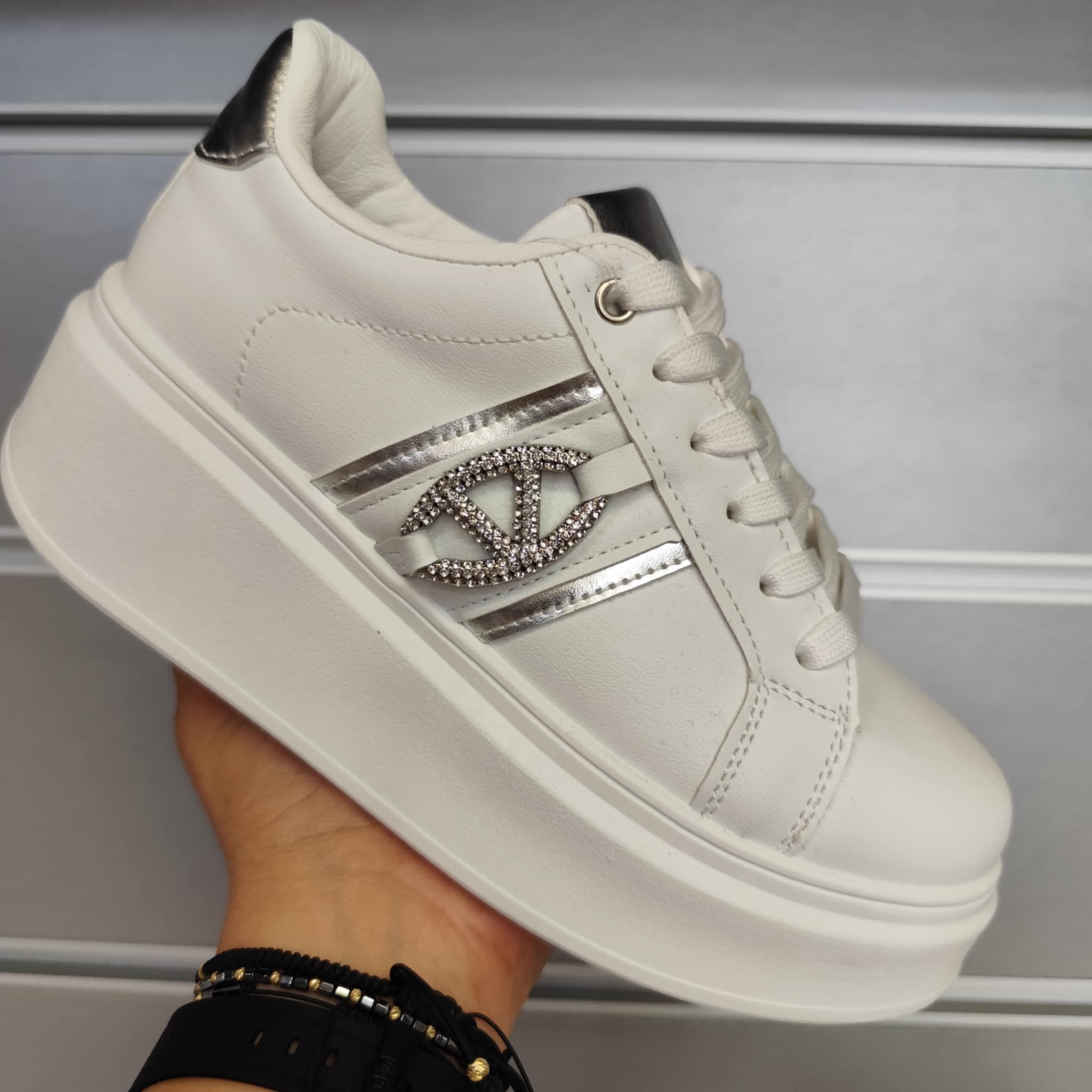 дамски кецове