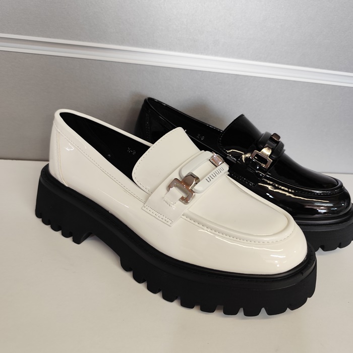 ДАМСКИ ОБУВКИ 