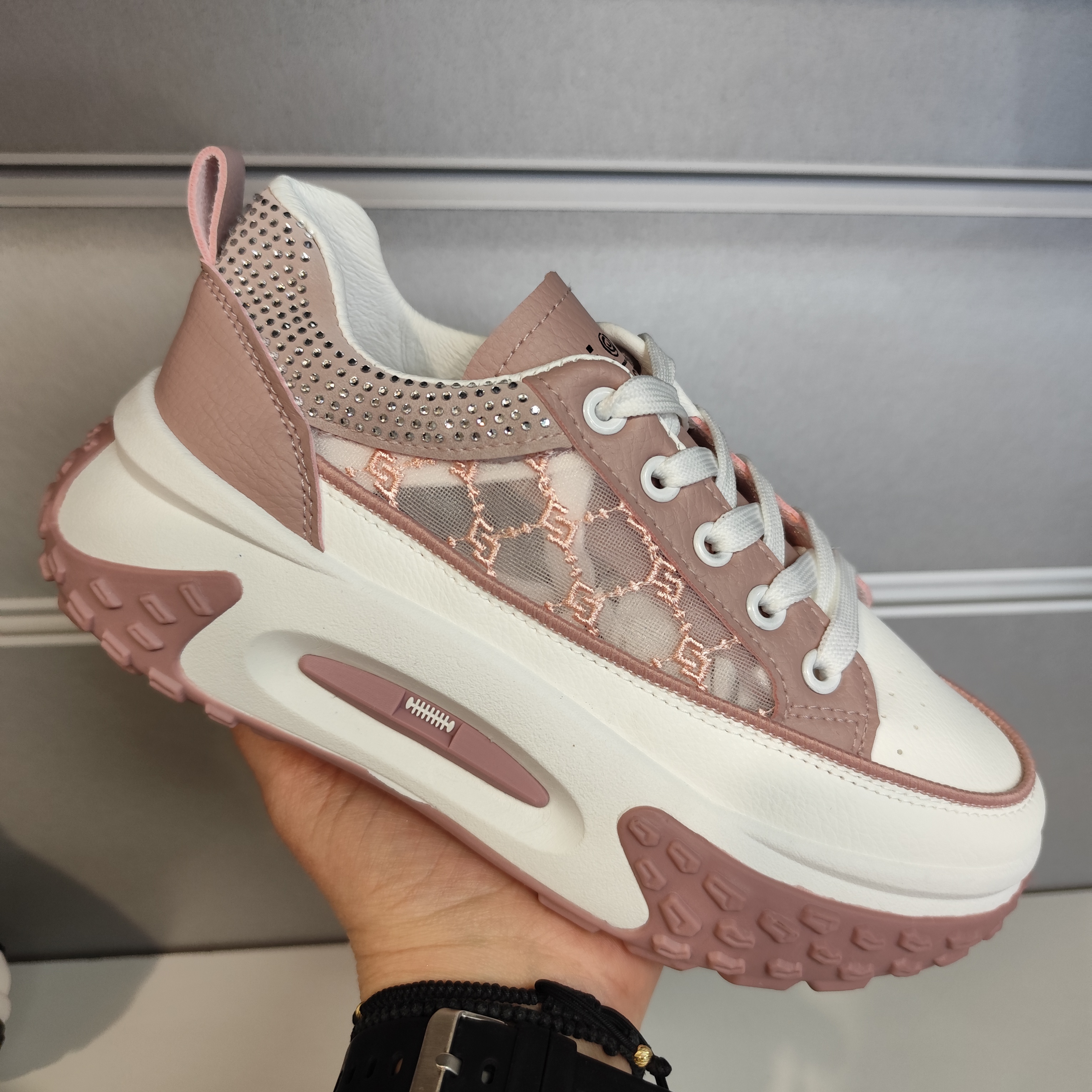 ДАМСКИ КЕЦОВЕ