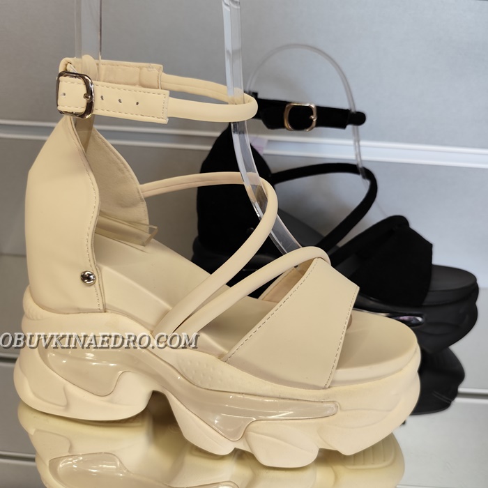 ДАМСКИ САНДАЛИ