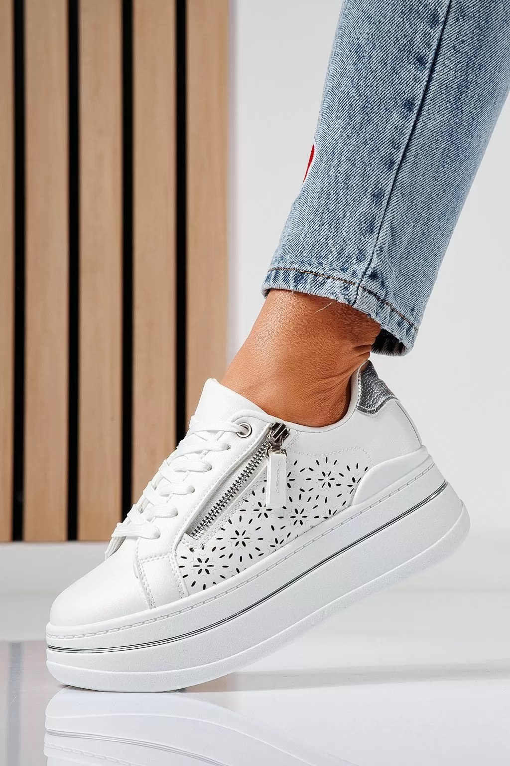 дамски кецове