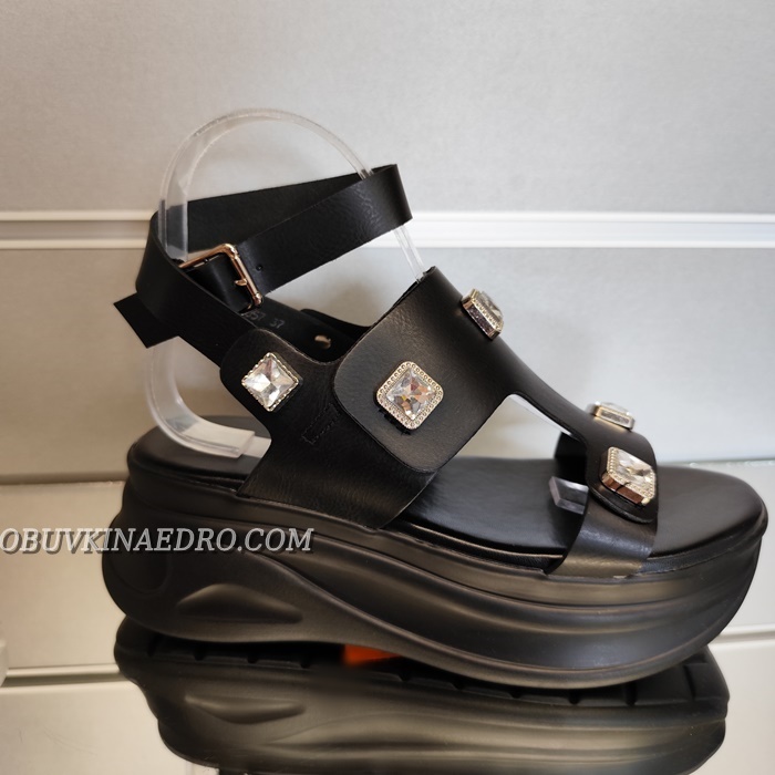 ДАМСКИ САНДАЛИ