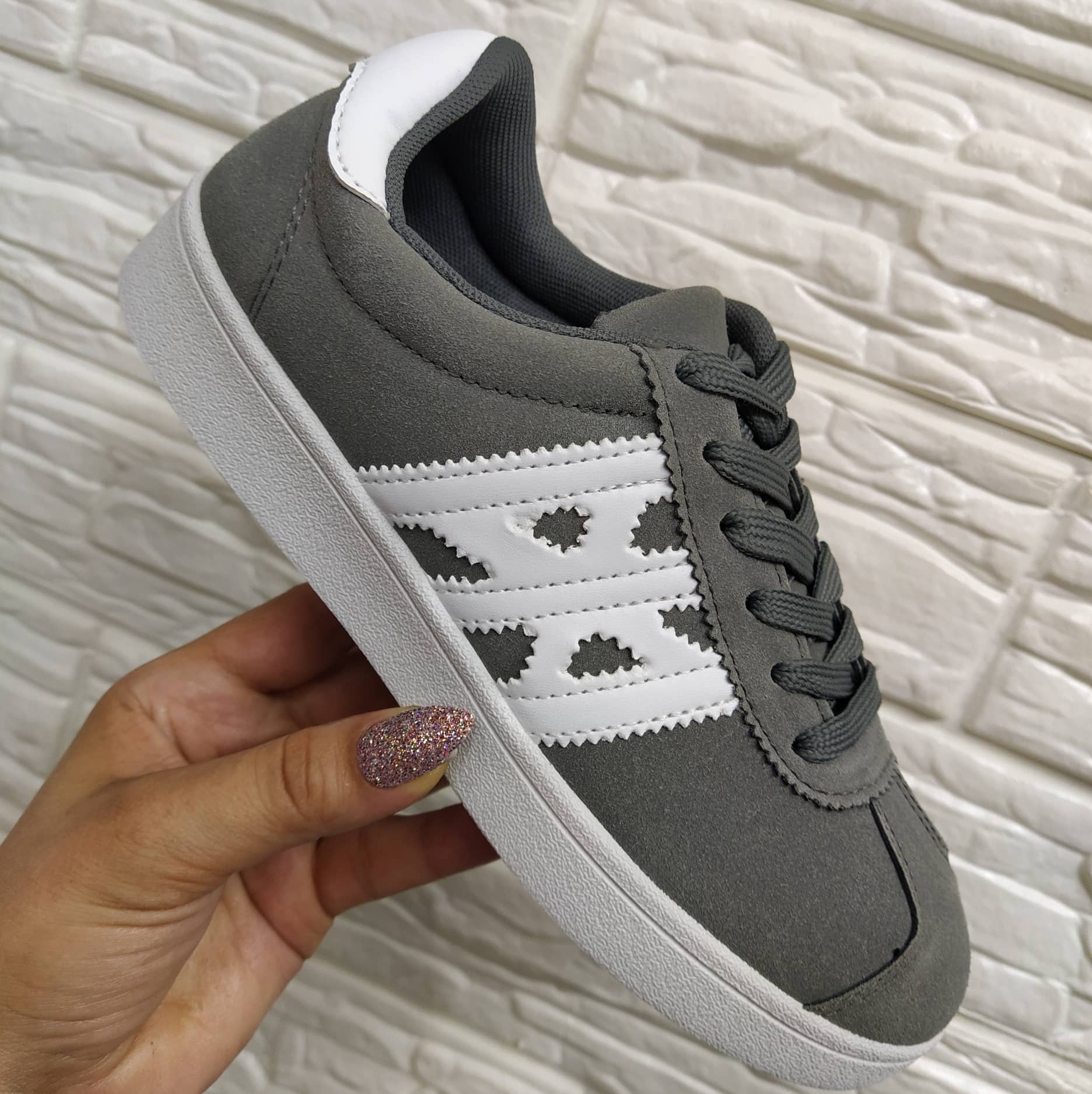 дамски кецове