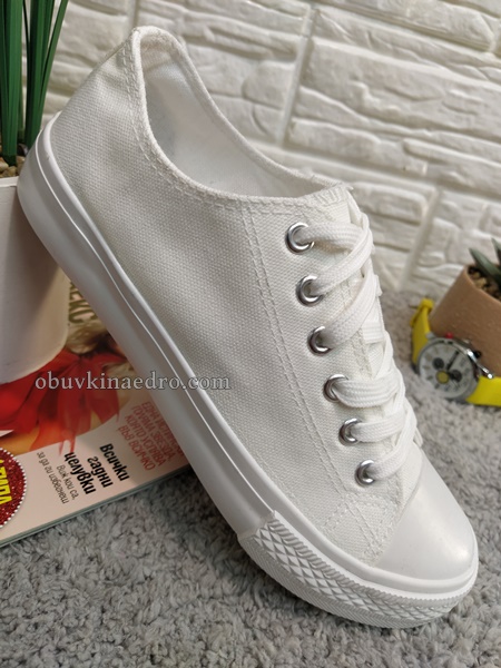 Дамски кецове