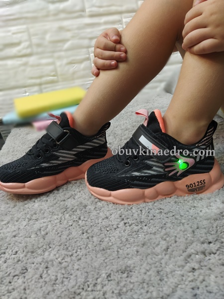 Детски светещи маратонки